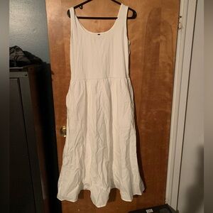 Chic White Sleeveless Midi Dress